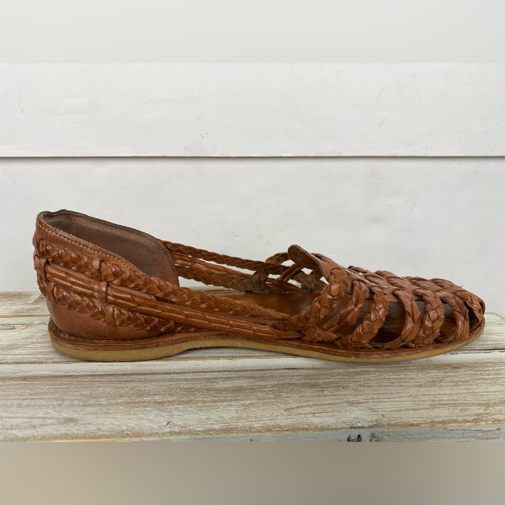 Novelli woven leather huarache flats sandals women’s size 7.5M